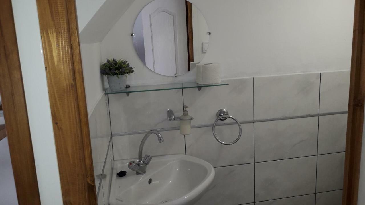 Hangulat Vendeghaz Apartmanok Orosháza Exteriör bild